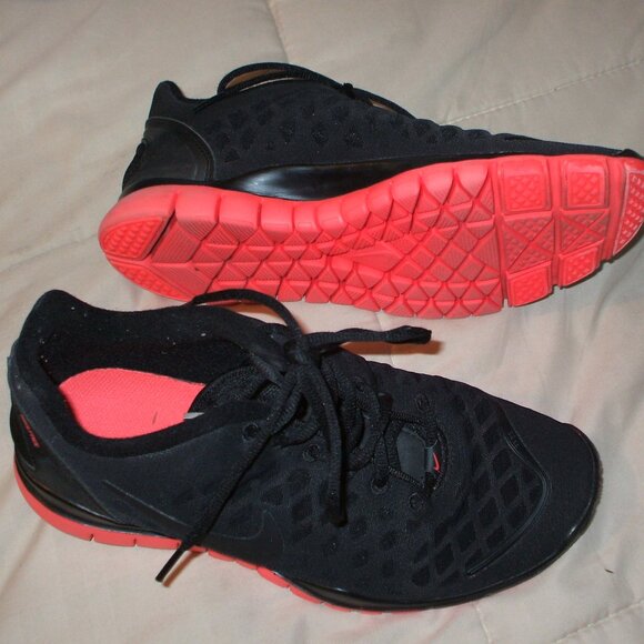 Nike Free 4.0 Black & Red Running Shoes - Size 8 - Picture 2 of 2